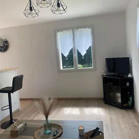 Location Saisonniere Meublee Holiday home *